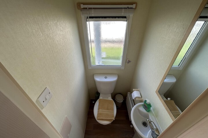 Room 7 of 13