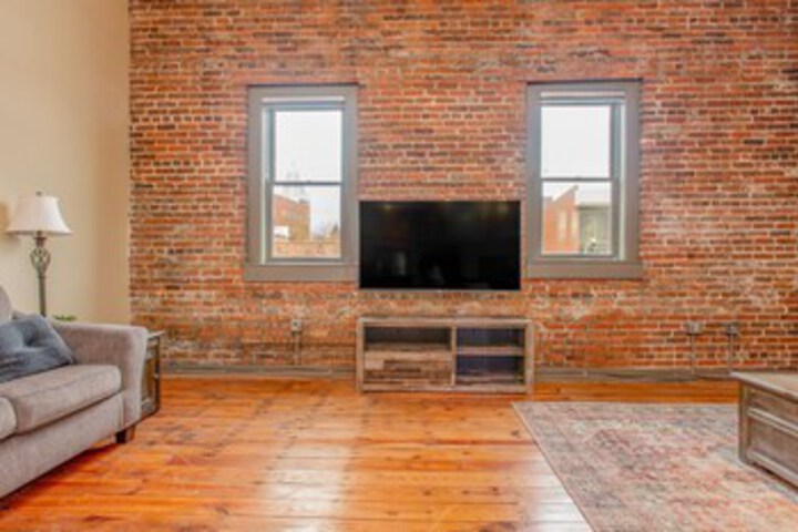 Room 11 of 25