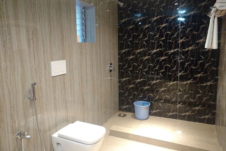 Room 16 of 46