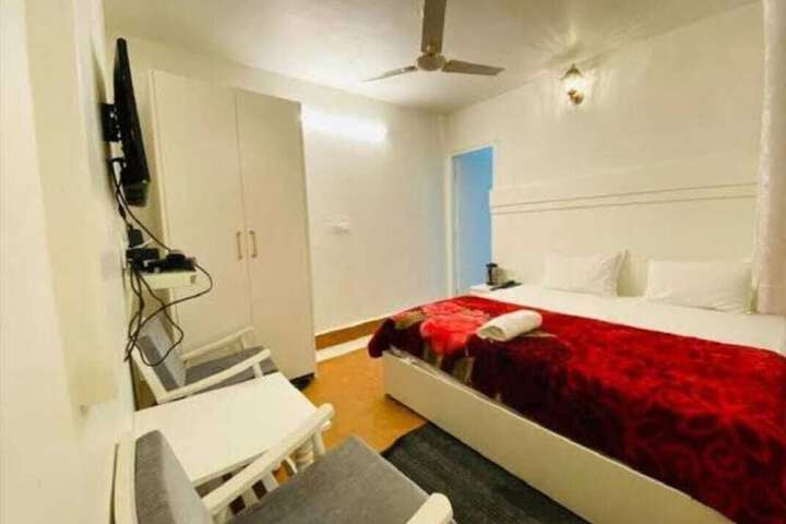 Room 3 of 22