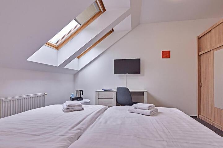 Room 10 of 91