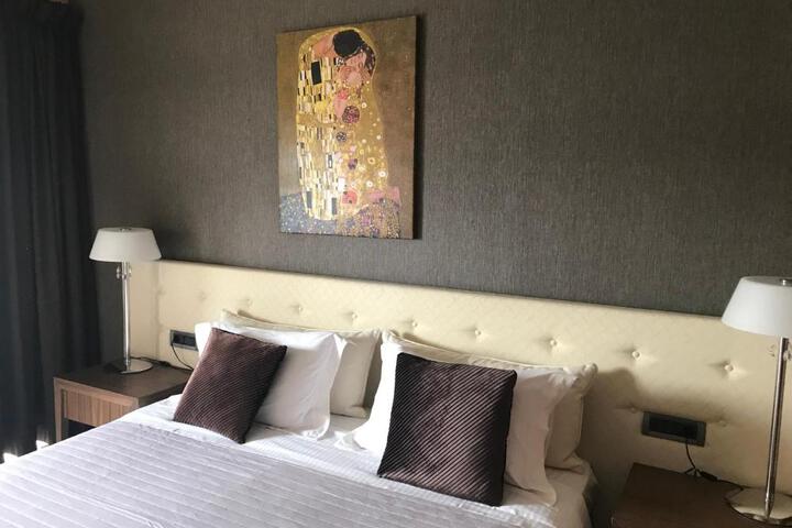 General 4 of 100