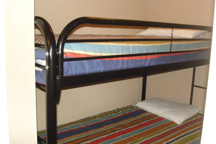 Room 4 of 16