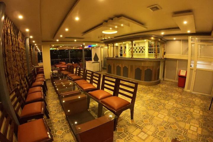 Dining 98 of 119
