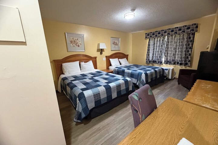Room 33 of 72