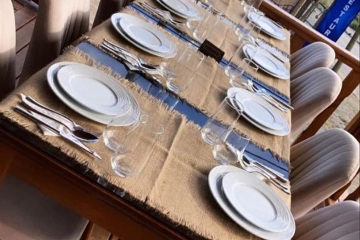 Dining 31 of 42