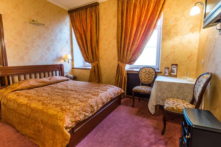 Room 32 of 35
