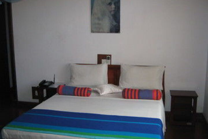 Room 48 of 81