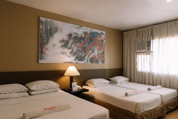 Room 72 of 158