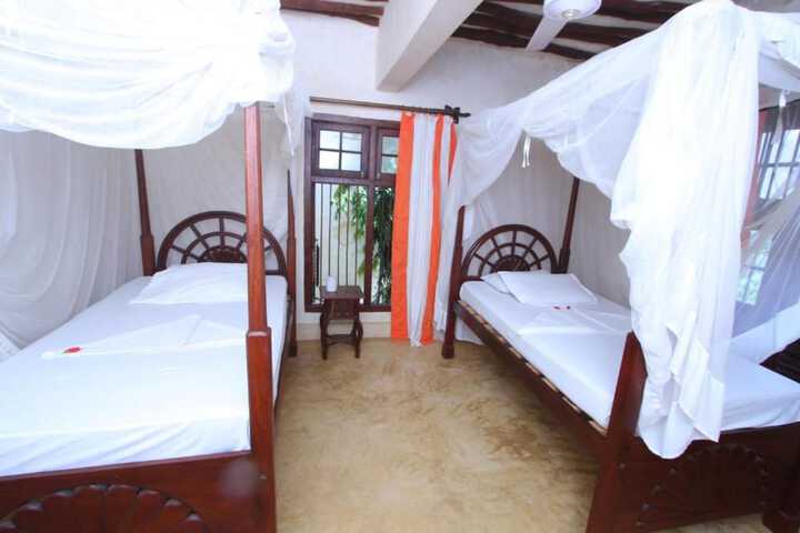 Room 10 of 21