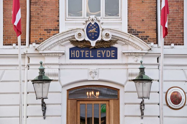 Hotel 82 of 87
