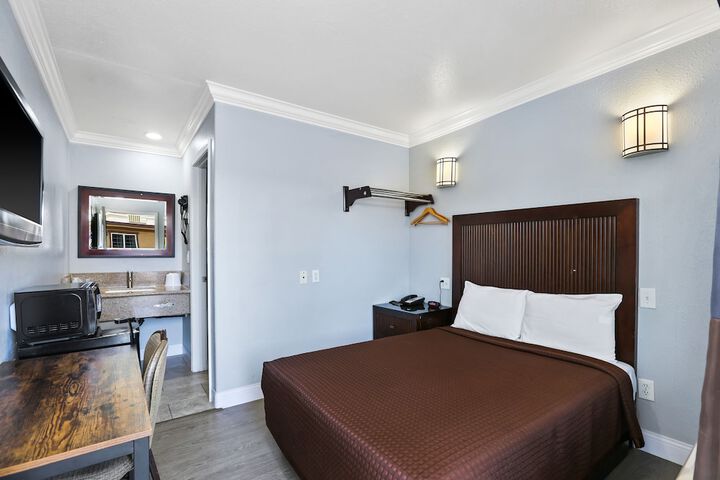 2 Double Beds (2 of 8)