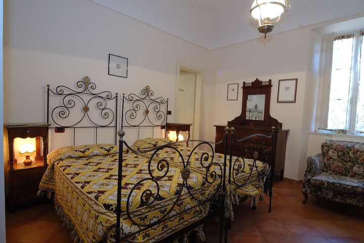 Room 5 of 44