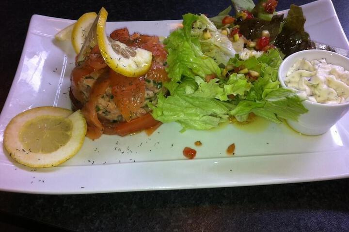 Dining 21 of 29