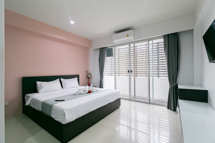 Room 12 of 94
