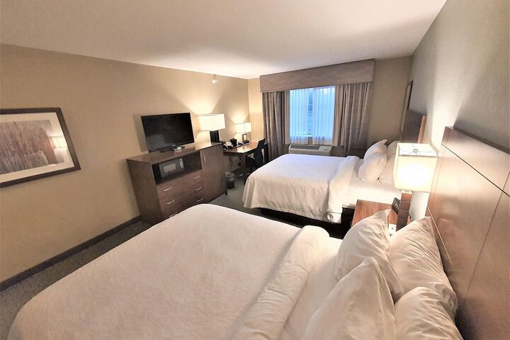 Standard Queen Bed Accessible (16 of 25)