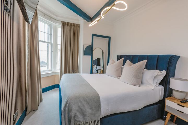 Room 2 of 21