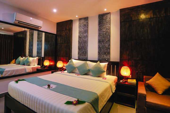 Room 28 of 298