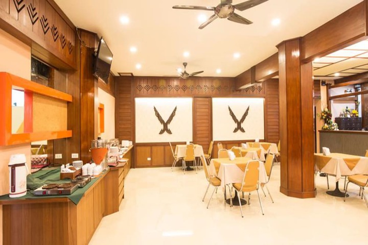 Dining Photos