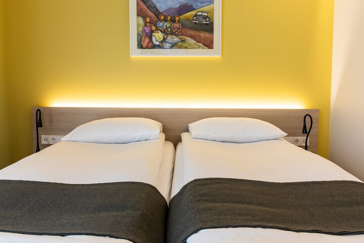 Room 10 of 60