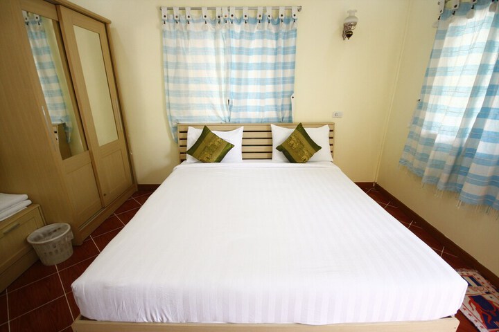 Room 6 of 78