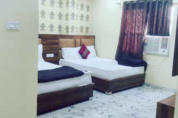 Room 10 of 23