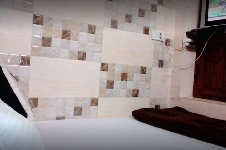 Room 11 of 22