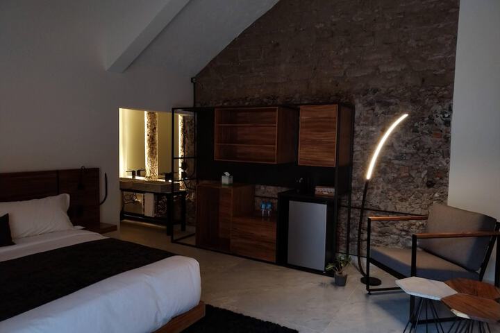 Room 11 of 51