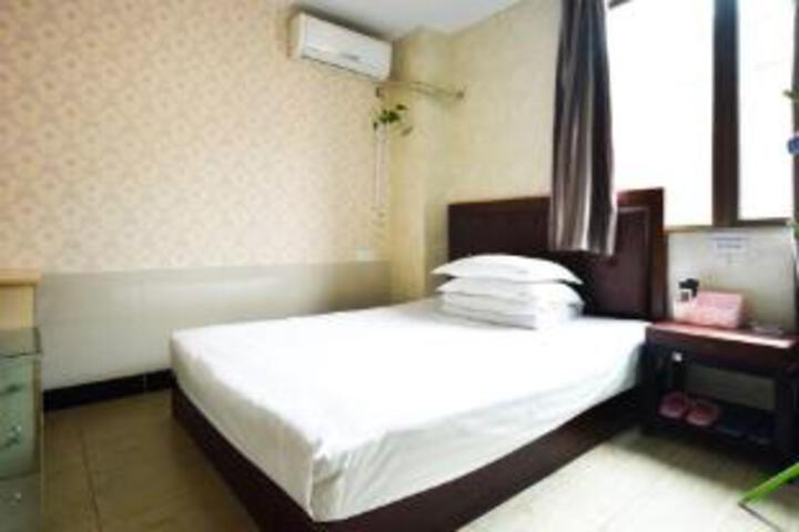 Room 8 of 8