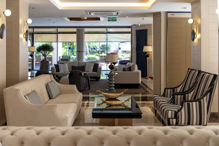 Guest Lobby