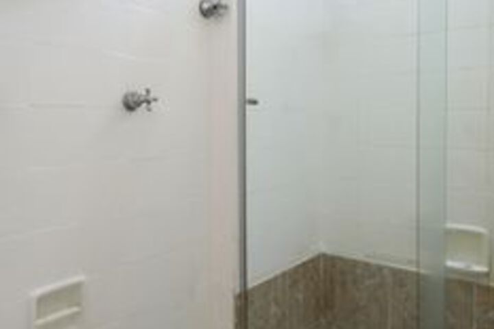 Room 4 of 26