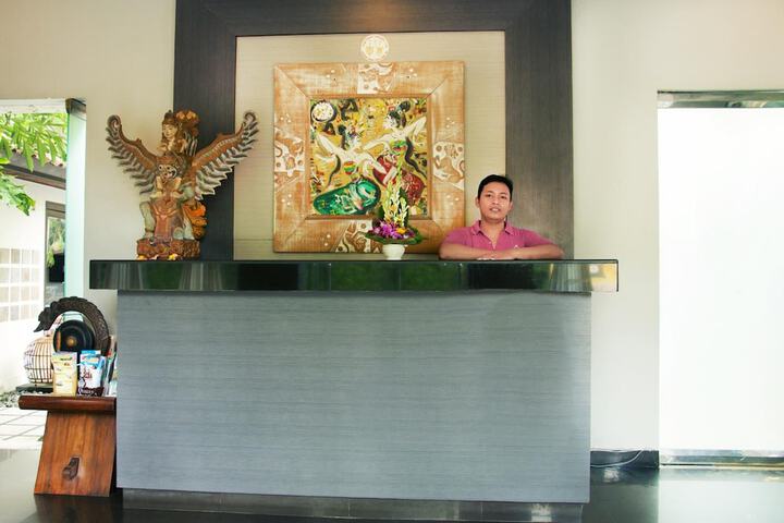 Entrance & Lobby