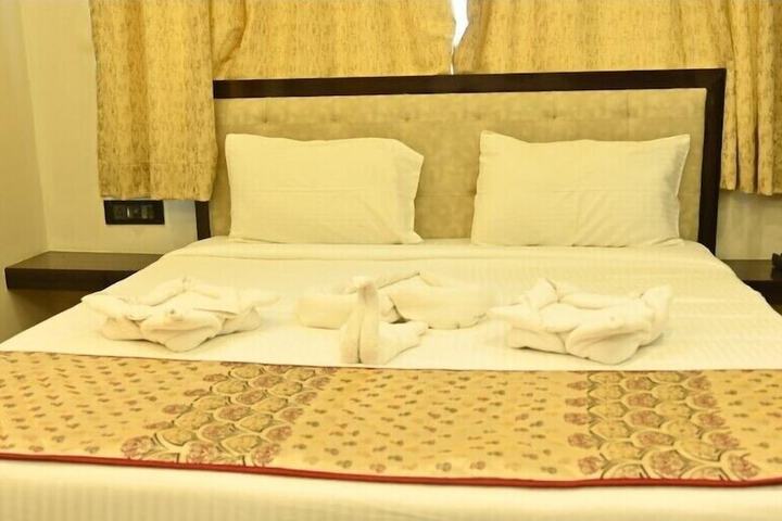 Room 2 of 8
