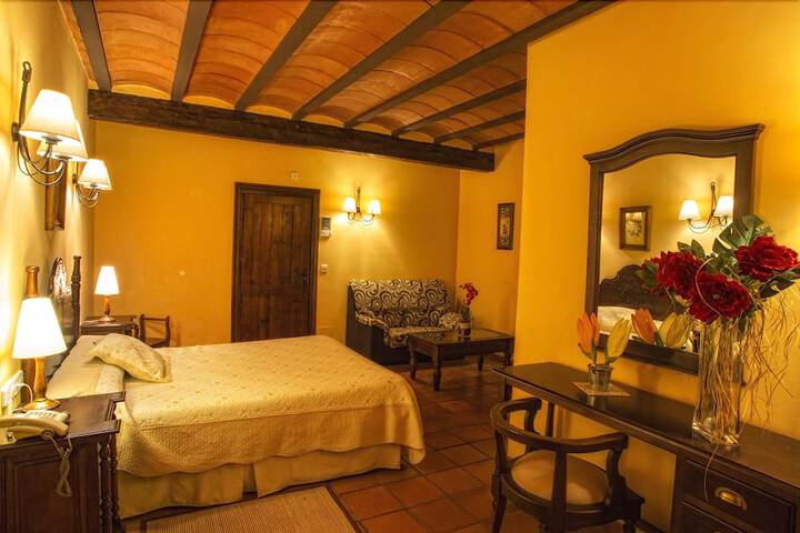 Room 4 of 63