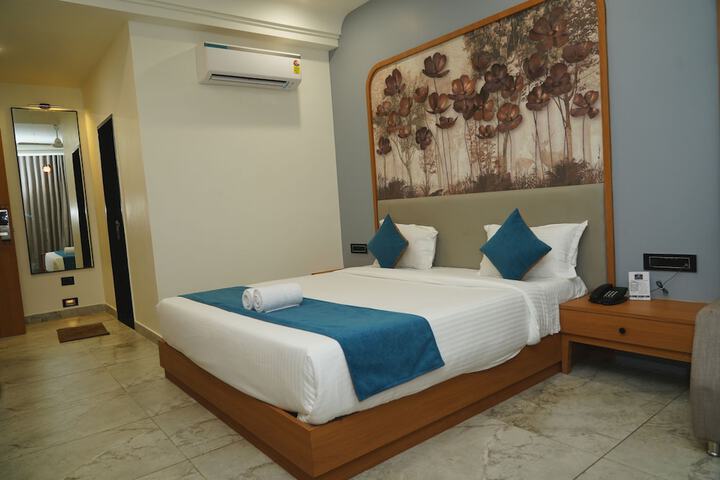 Room 5 of 15
