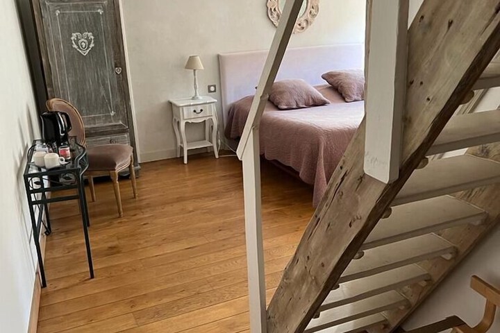 Room 11 of 49