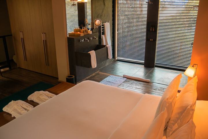 Room 40 of 74