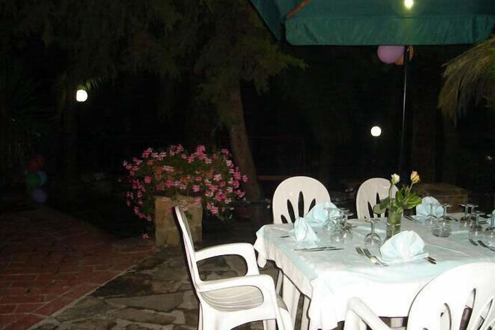 Dining 37 of 42