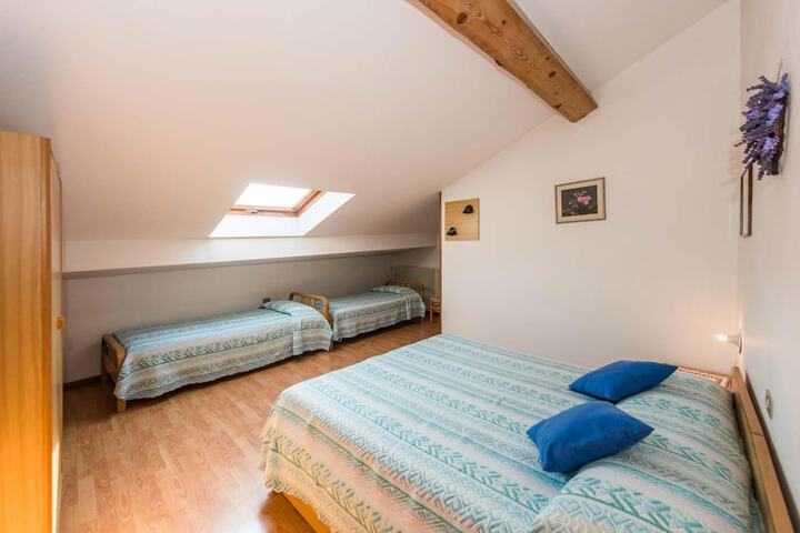 Room 18 of 46