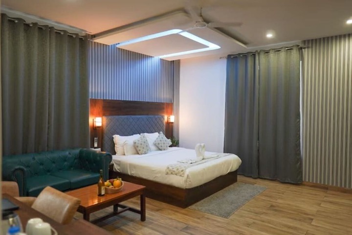 Room 17 of 40