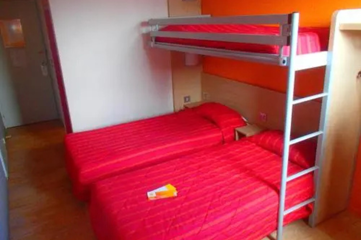 Room 5 of 13