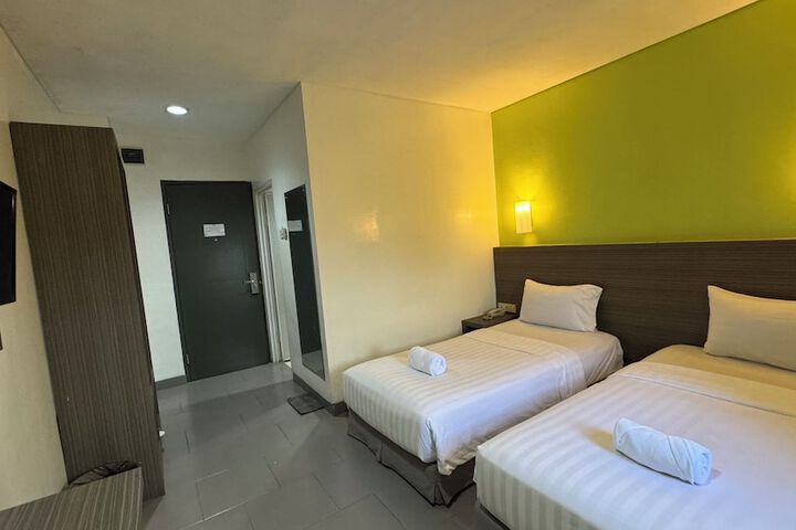 Room 26 of 49