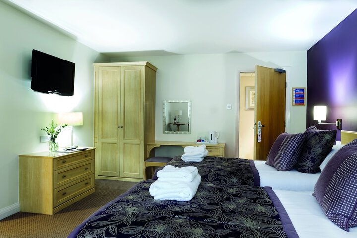 Room 2 of 44