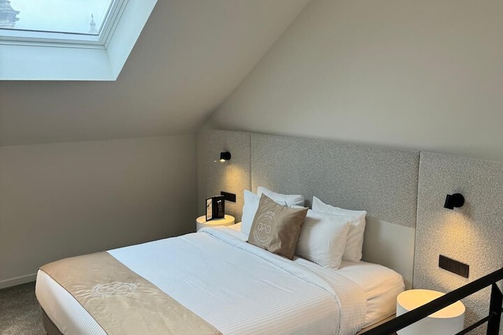 Room 32 of 105