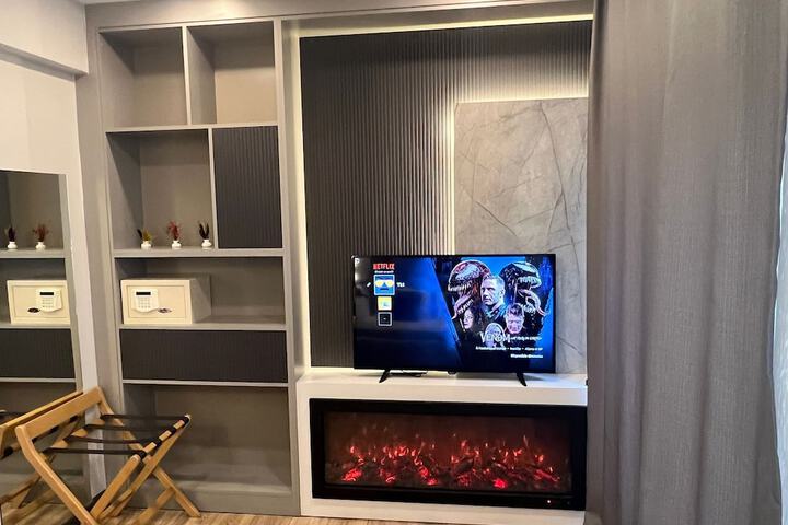 Room 7 of 19