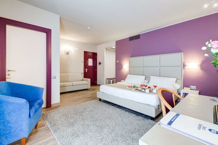 Room 15 of 97
