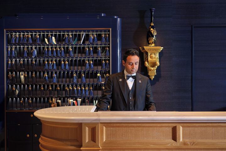 Concierge desk