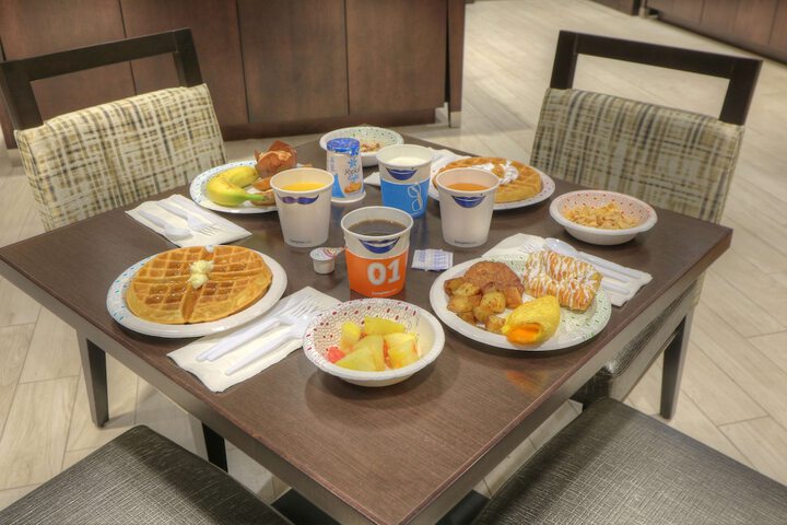 Dining 41 of 50