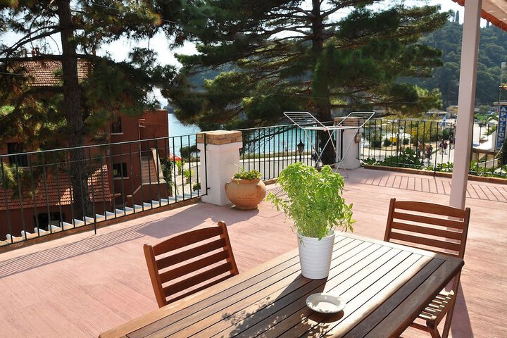 Terrace/Patio 71 of 76