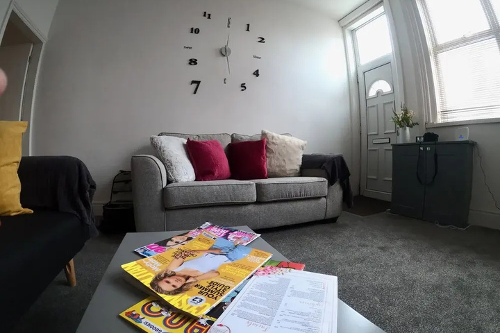 Room 12 of 19